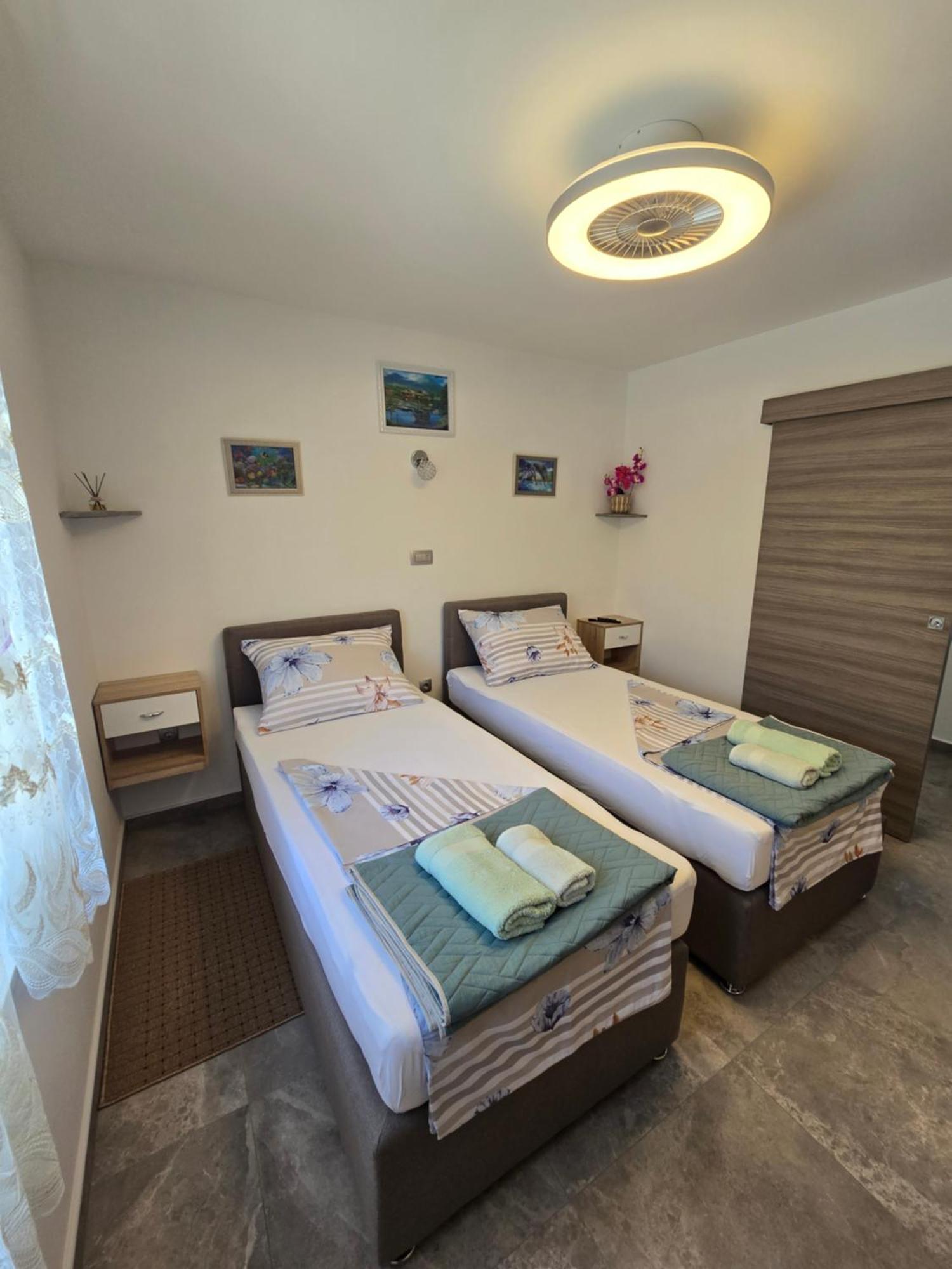 Apartmani Plavsic Novi Vinodolski Extérieur photo